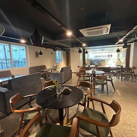 Wild Wings Premium Hotel ハイデラバード エクステリア 写真